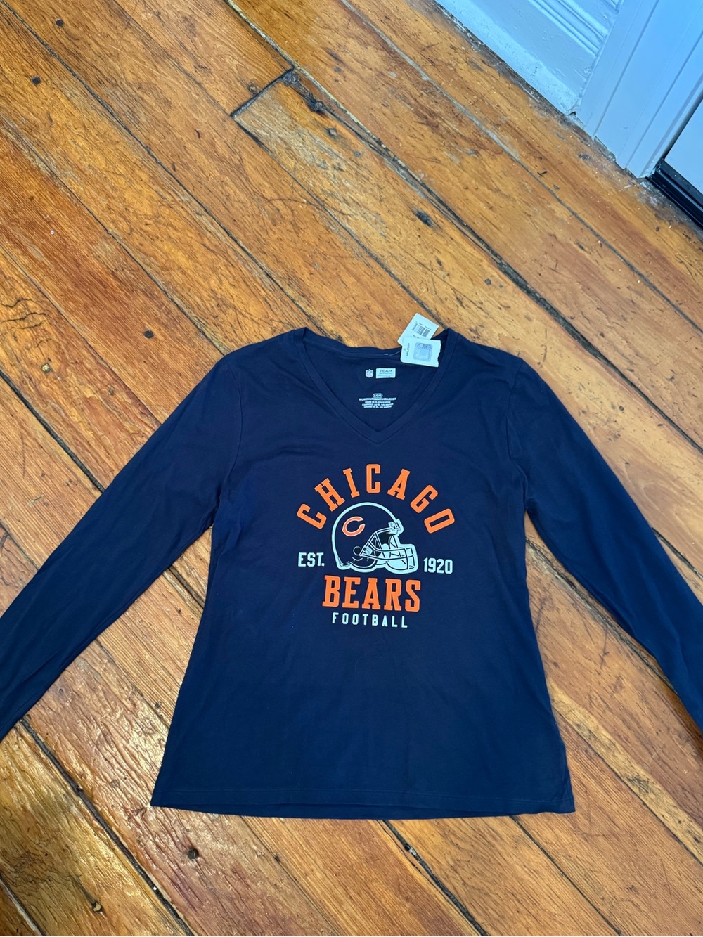 NFL Chicago Bears Navy Long-Sleeve V-Neck Tee with Logo